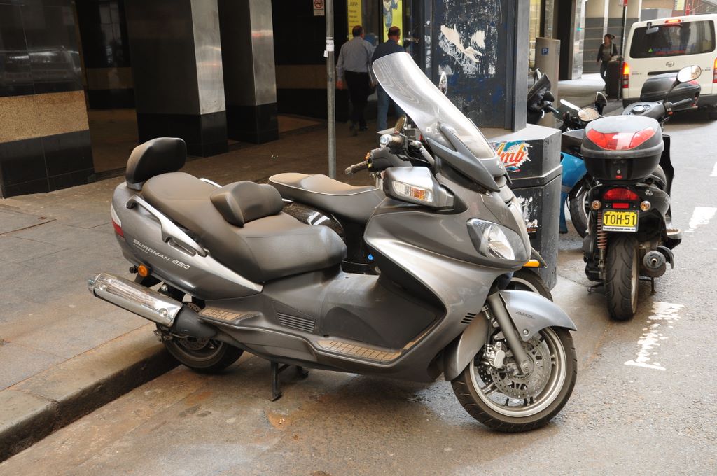 Motorbikes and scooters in Sydney CBD
