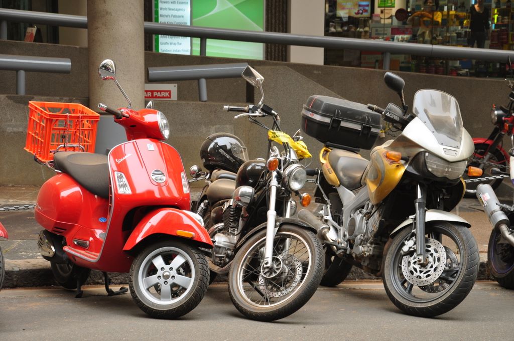 Motorbikes and scooters in Sydney CBD