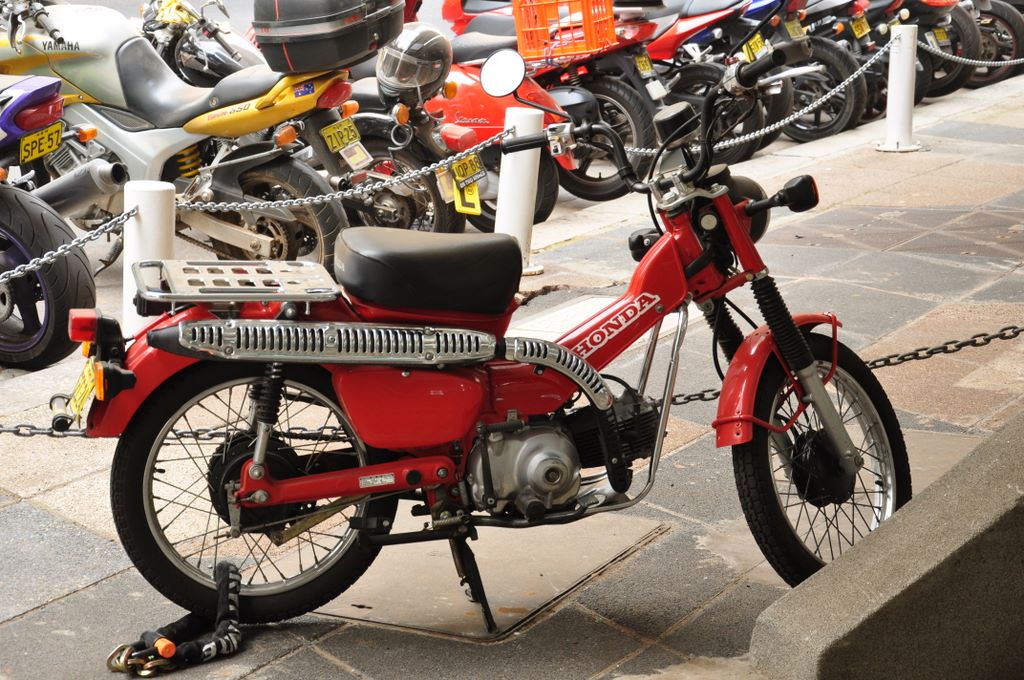 Motorbikes and scooters in Sydney CBD