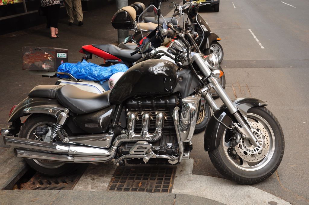 Motorbikes and scooters in Sydney CBD